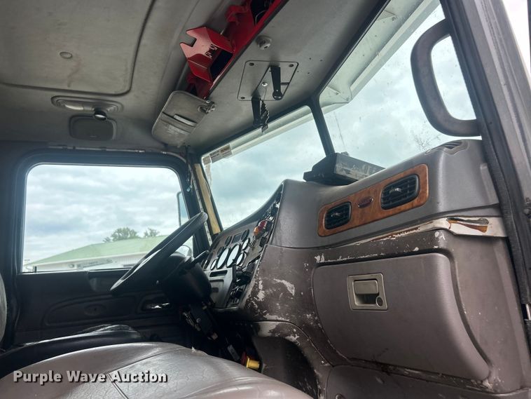 image for item ET3084 2006 Peterbilt 357 grapple crane truck