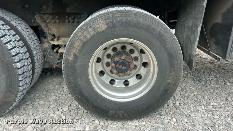 image for item ET3084 2006 Peterbilt 357 grapple crane truck