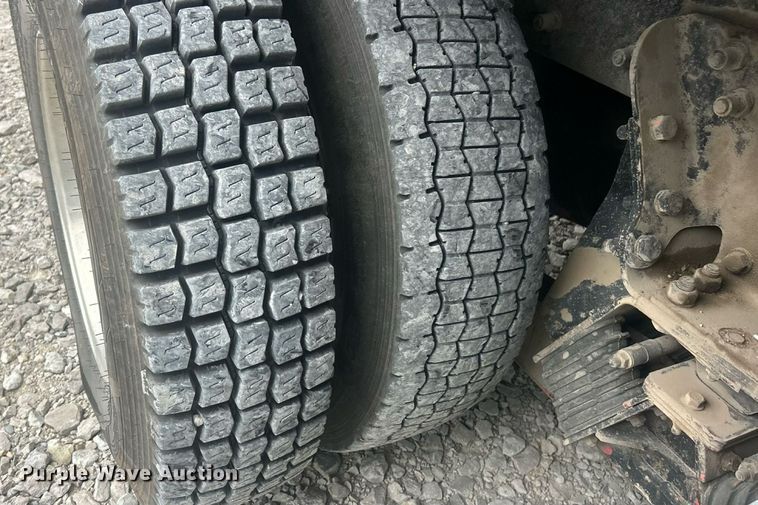 image for item ET3084 2006 Peterbilt 357 grapple crane truck