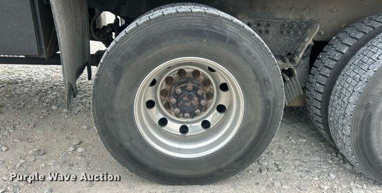 image for item ET3084 2006 Peterbilt 357 grapple crane truck