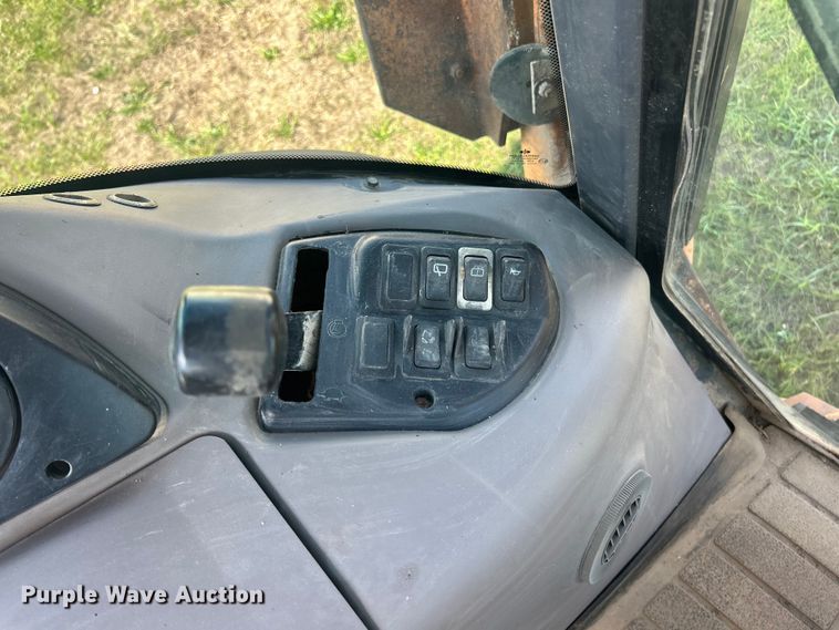 image for item ET3237 2002 Case 580 Super M backhoe