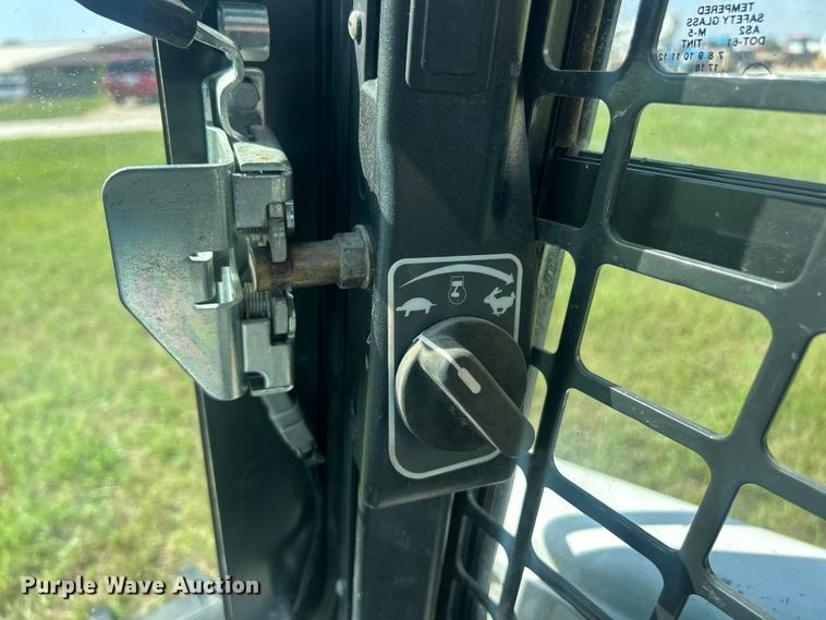 image for item ET3238 2016 Bobcat T630 tracked skid steer loader