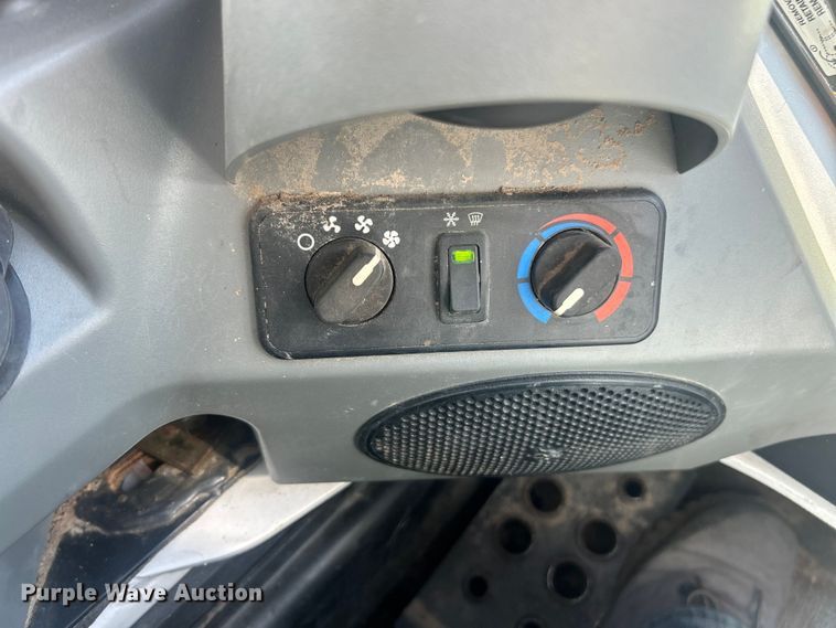 image for item ET3238 2016 Bobcat T630 tracked skid steer loader