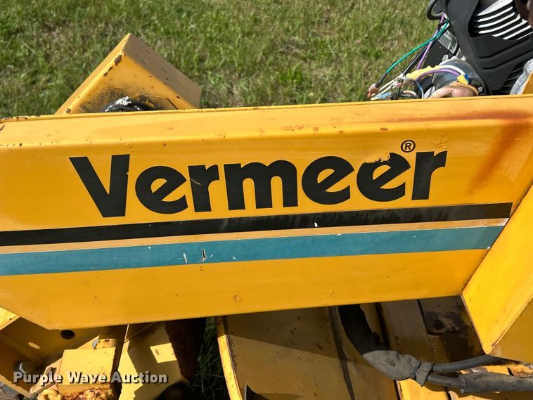 image for item ET3240 2001 Vermeer SC252 stump grinder with trailer