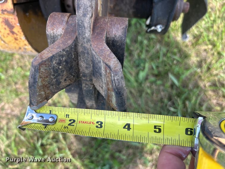 image for item ET3240 2001 Vermeer SC252 stump grinder with trailer