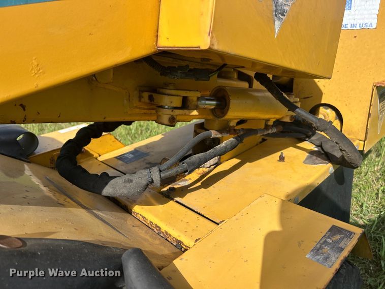 image for item ET3240 2001 Vermeer SC252 stump grinder with trailer