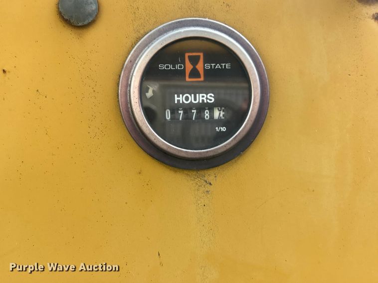 image for item ET3240 2001 Vermeer SC252 stump grinder with trailer