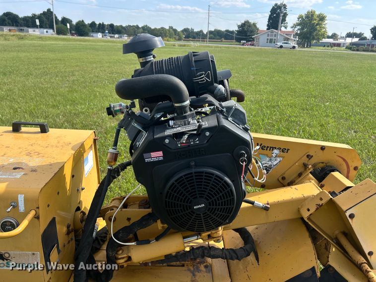 image for item ET3240 2001 Vermeer SC252 stump grinder with trailer