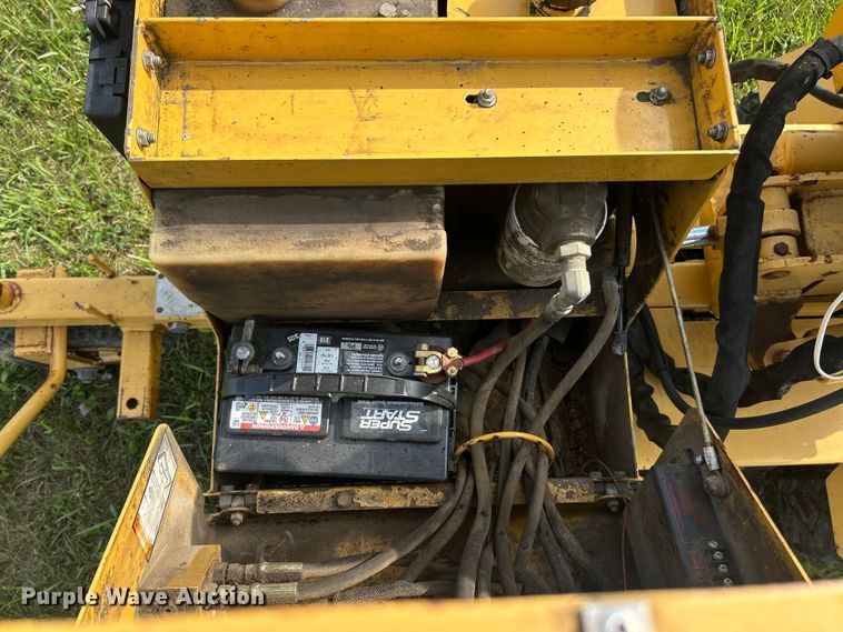 image for item ET3240 2001 Vermeer SC252 stump grinder with trailer