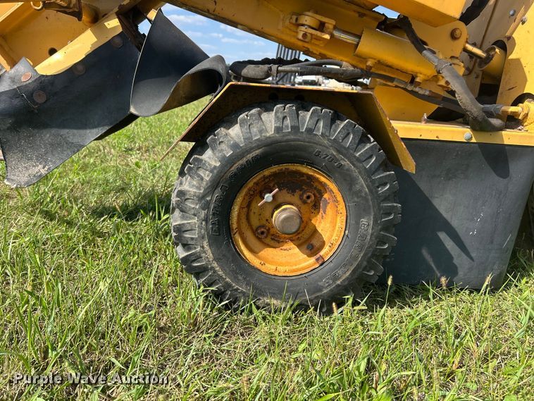 image for item ET3240 2001 Vermeer SC252 stump grinder with trailer