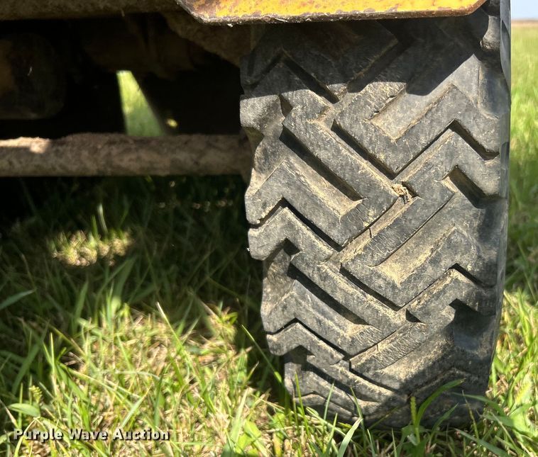 image for item ET3240 2001 Vermeer SC252 stump grinder with trailer