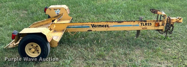 image for item ET3240 2001 Vermeer SC252 stump grinder with trailer