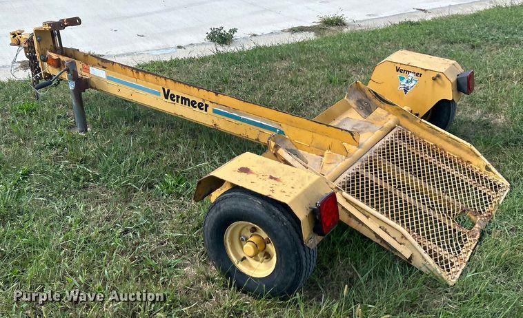 image for item ET3240 2001 Vermeer SC252 stump grinder with trailer