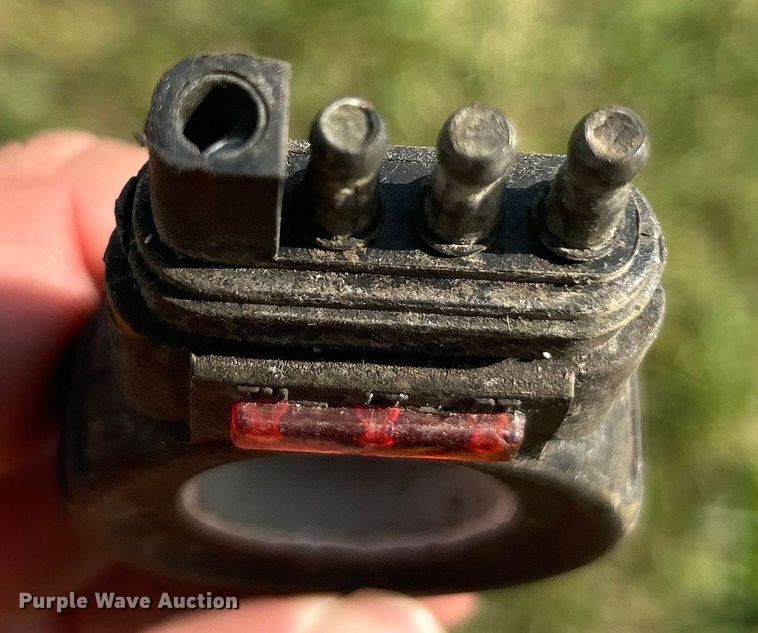 image for item ET3240 2001 Vermeer SC252 stump grinder with trailer