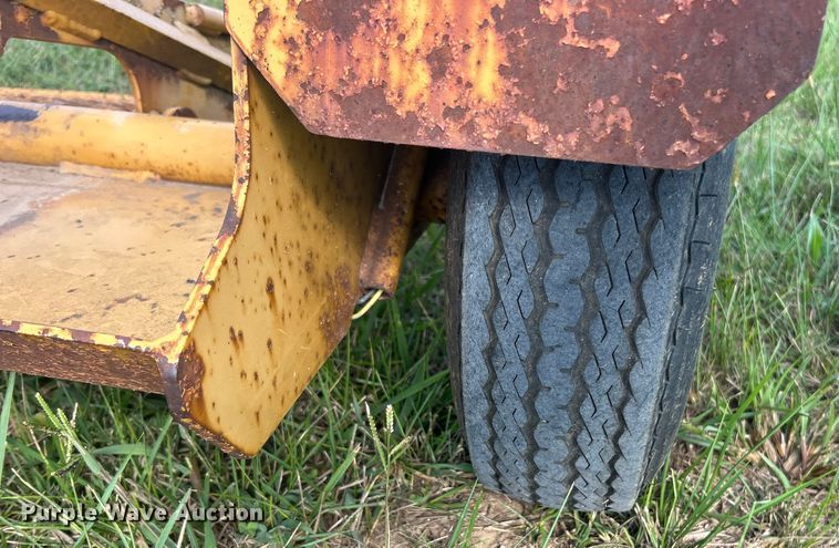 image for item ET3240 2001 Vermeer SC252 stump grinder with trailer