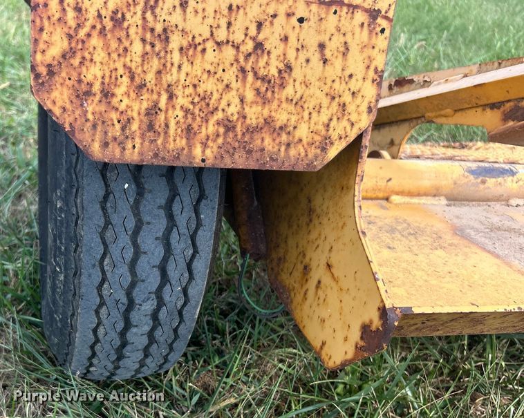 image for item ET3240 2001 Vermeer SC252 stump grinder with trailer