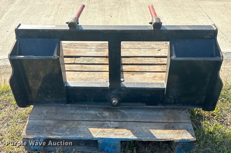 image for item ET3242 Bobcat skid steer bale spear