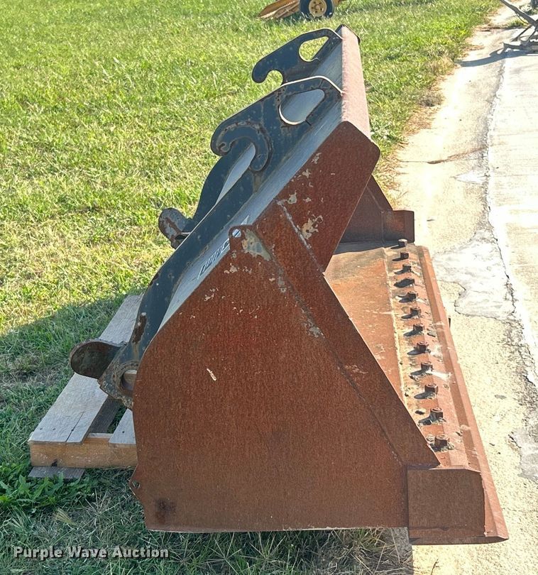 image for item ET3244 FFC Attachments LAF3382-0733 backhoe bucket