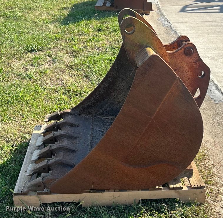 image for item ET3245 Backhoe bucket