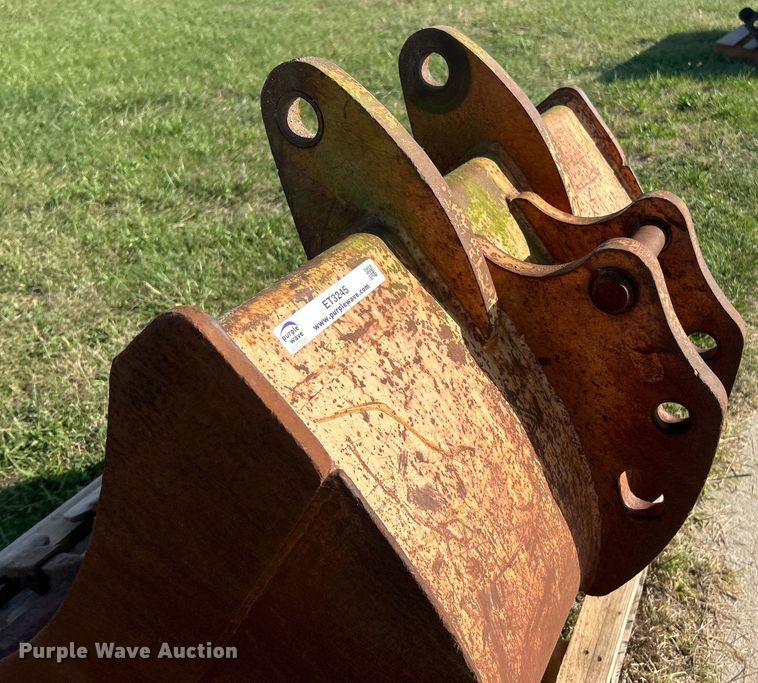 image for item ET3245 Backhoe bucket