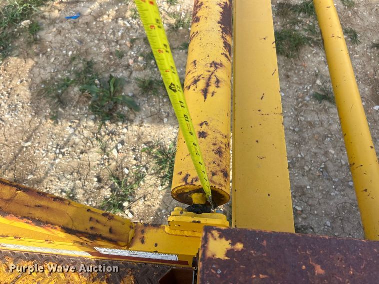 image for item ET3255 1995 Kiefer Industrial pipe straightener trailer