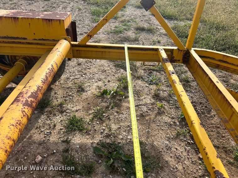 image for item ET3255 1995 Kiefer Industrial pipe straightener trailer