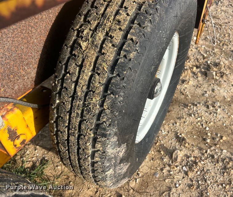 image for item ET3255 1995 Kiefer Industrial pipe straightener trailer