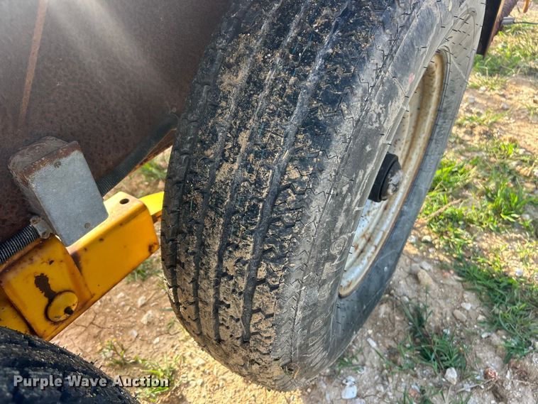 image for item ET3255 1995 Kiefer Industrial pipe straightener trailer