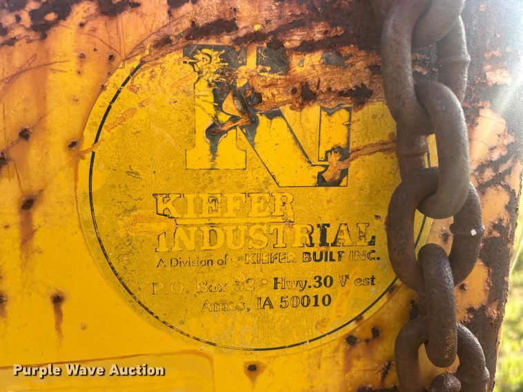 image for item ET3255 1995 Kiefer Industrial pipe straightener trailer