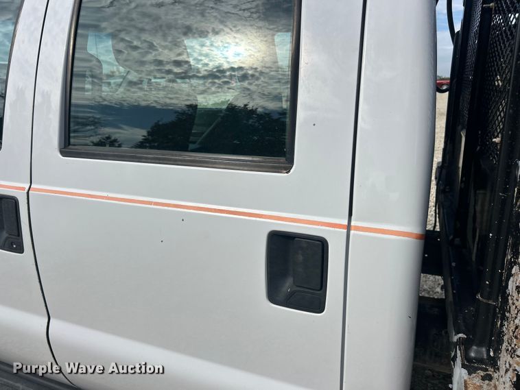 image for item ET3259 2012 Ford F550 Super Duty XL flatbed truck