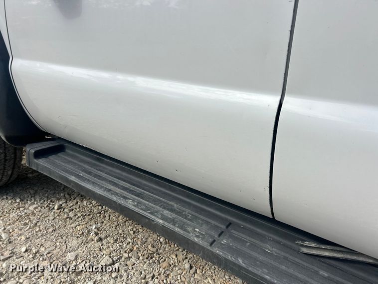 image for item ET3259 2012 Ford F550 Super Duty XL flatbed truck