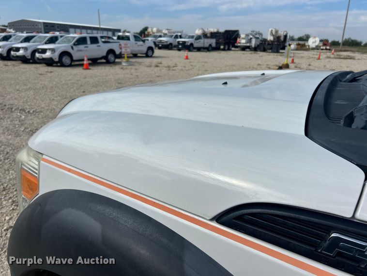 image for item ET3259 2012 Ford F550 Super Duty XL flatbed truck