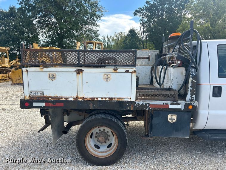 image for item ET3259 2012 Ford F550 Super Duty XL flatbed truck