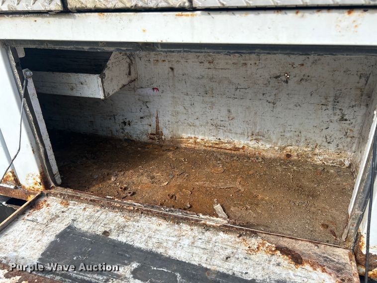 image for item ET3259 2012 Ford F550 Super Duty XL flatbed truck