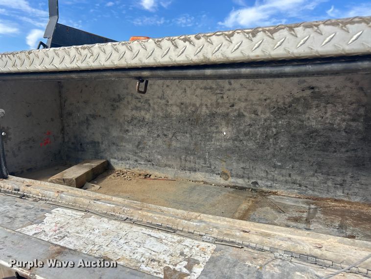 image for item ET3259 2012 Ford F550 Super Duty XL flatbed truck