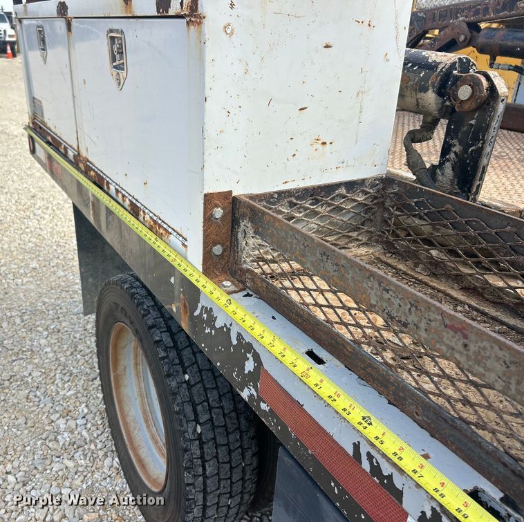 image for item ET3259 2012 Ford F550 Super Duty XL flatbed truck