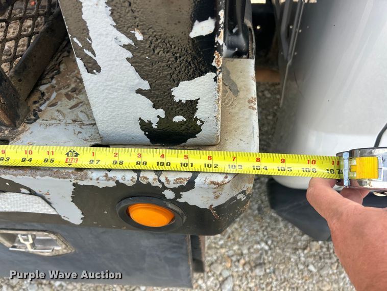 image for item ET3259 2012 Ford F550 Super Duty XL flatbed truck