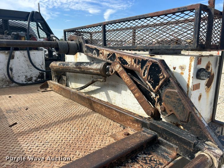 image for item ET3259 2012 Ford F550 Super Duty XL flatbed truck