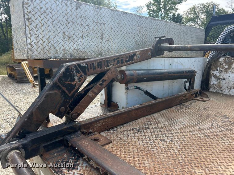 image for item ET3259 2012 Ford F550 Super Duty XL flatbed truck