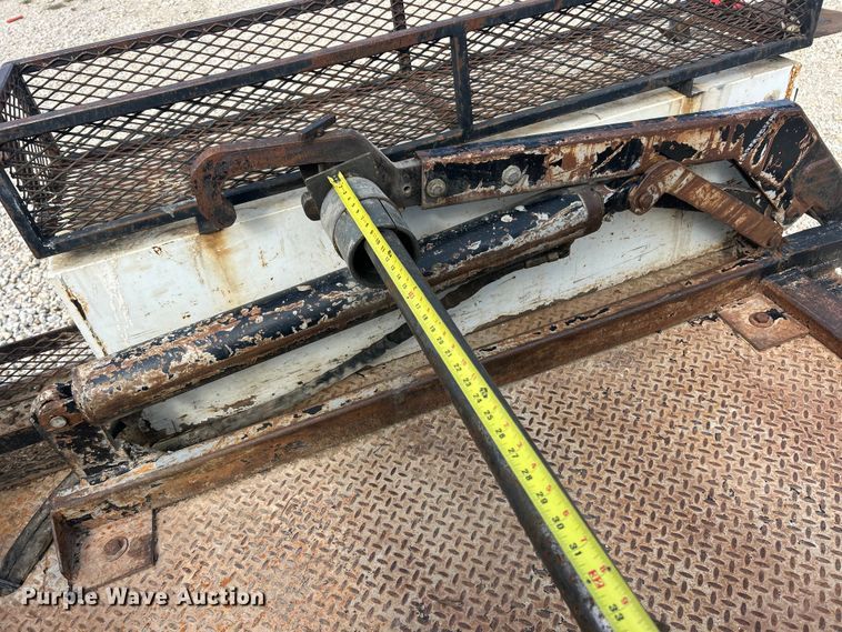 image for item ET3259 2012 Ford F550 Super Duty XL flatbed truck