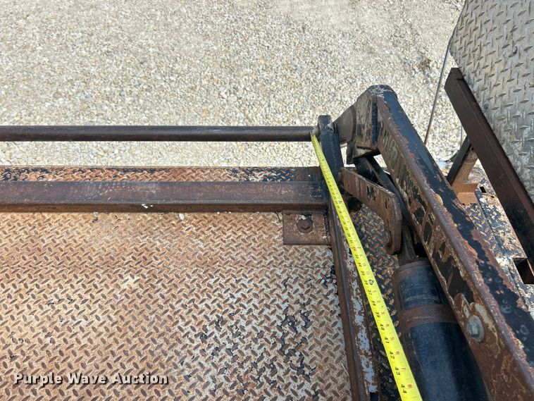 image for item ET3259 2012 Ford F550 Super Duty XL flatbed truck