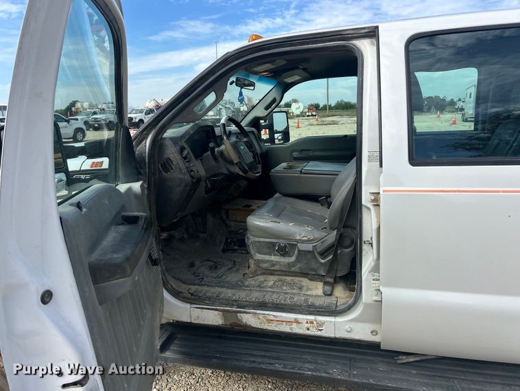 image for item ET3259 2012 Ford F550 Super Duty XL flatbed truck