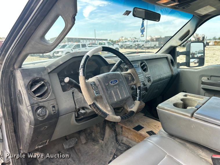 image for item ET3259 2012 Ford F550 Super Duty XL flatbed truck