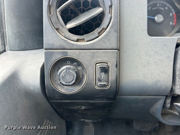 image for item ET3259 2012 Ford F550 Super Duty XL flatbed truck