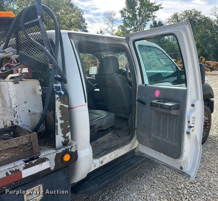 image for item ET3259 2012 Ford F550 Super Duty XL flatbed truck