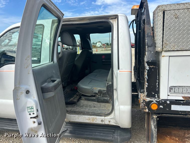 image for item ET3259 2012 Ford F550 Super Duty XL flatbed truck