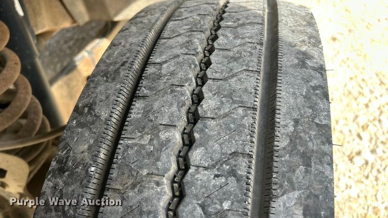 image for item ET3259 2012 Ford F550 Super Duty XL flatbed truck