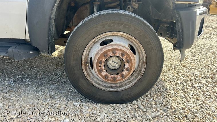 image for item ET3259 2012 Ford F550 Super Duty XL flatbed truck