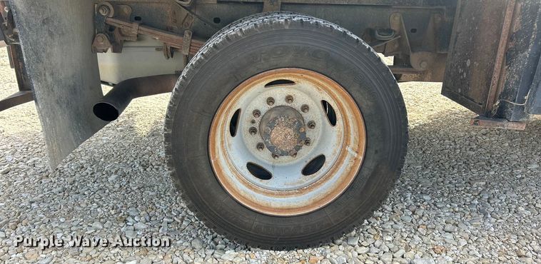 image for item ET3259 2012 Ford F550 Super Duty XL flatbed truck