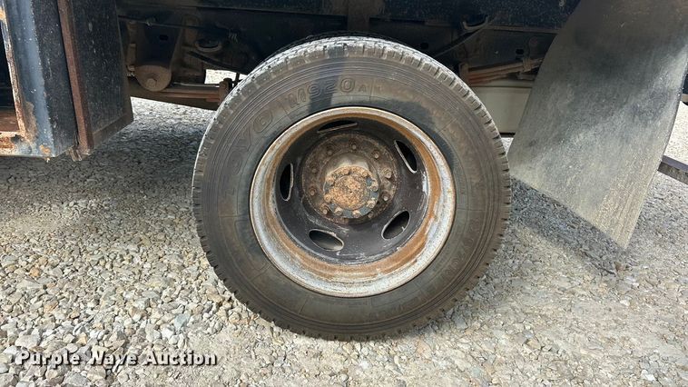 image for item ET3259 2012 Ford F550 Super Duty XL flatbed truck